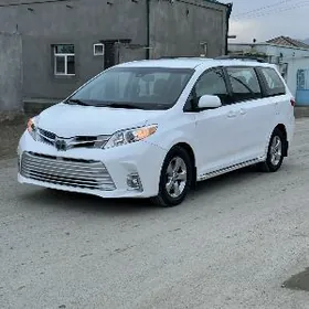 Toyota Sienna 2018