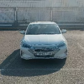 Hyundai Elantra 2020