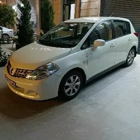 Nissan Tiida 2008