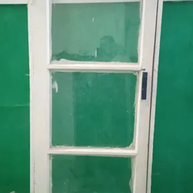 деревянная дверь