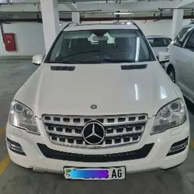 Mercedes-Benz ML400 2011