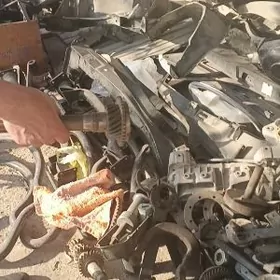 коробка забавой запчаст