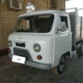 UAZ 452 2000