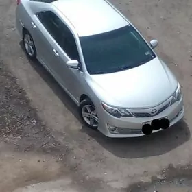 Toyota Camry 2014