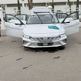 Hyundai Elantra 2024