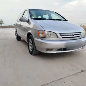 Toyota Sienna 2002