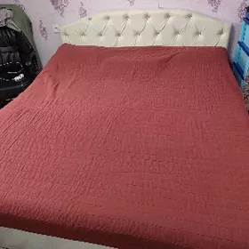 Кровать двух спальная .