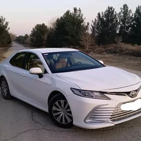 Toyota Camry 2022