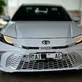 Toyota Camry 2025
