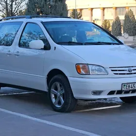 Toyota Sienna 2001
