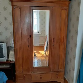 шифоньер старинный