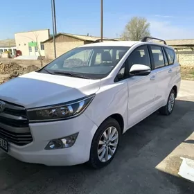 Toyota Innova 2021