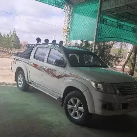Toyota Hilux 2015