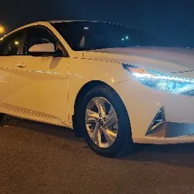 Hyundai Elantra 2021