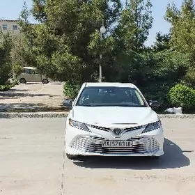 Toyota Camry Hybrid 2020