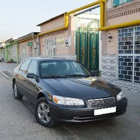 Toyota Camry 2001