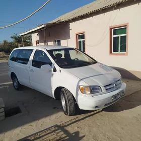 Toyota Sienna 1999
