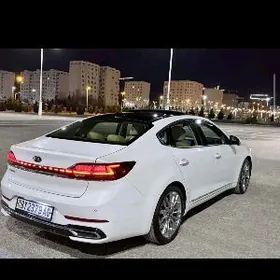 Kia Cadenza 2020