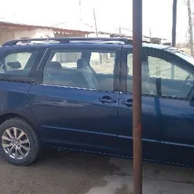 Toyota Sienna 2004