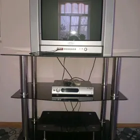 Televizor ve podstavka