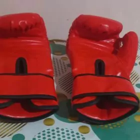 боксёрские перчатки