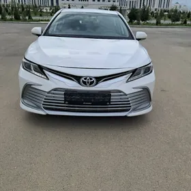 Toyota Camry 2021