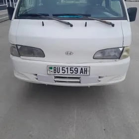 Hyundai H100 2001