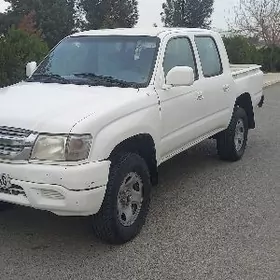 Toyota Hilux 2002