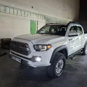 Toyota Tacoma 2018
