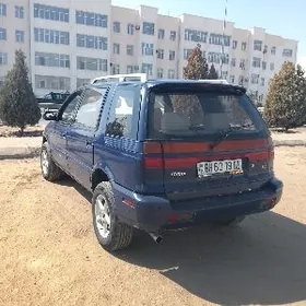 Mitsubishi Chariot 1993