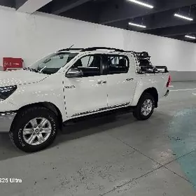 Toyota Hilux 2021