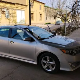 Toyota Camry 2012