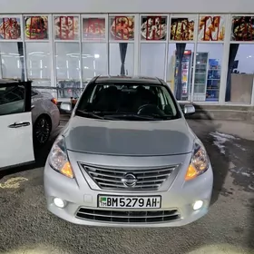 Nissan Versa 2011