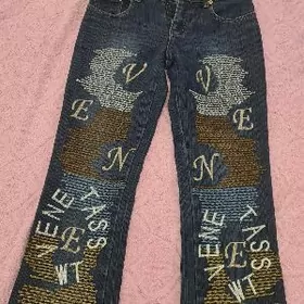 Новые джинсы.