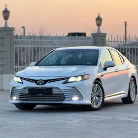 Toyota Camry 2020