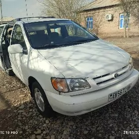 Toyota Sienna 2000