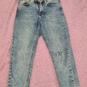 Рваные джинсы
