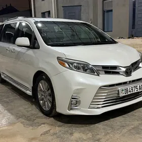 Toyota Sienna 2019