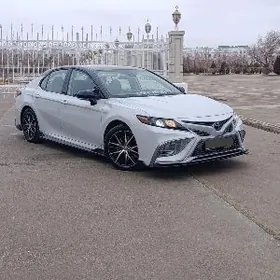 Toyota Camry 2021