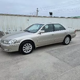 Toyota Camry 2000