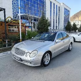 Mercedes-Benz E320 2003