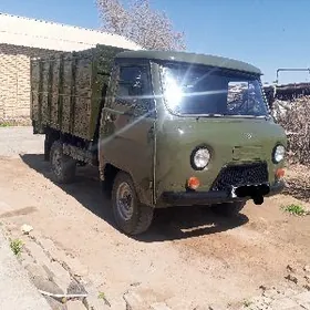 UAZ 452 1985