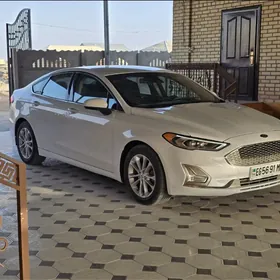 Ford Fusion 2022