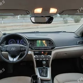 Hyundai Elantra 2020