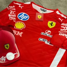 ferrari Futbolka kepka