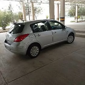 Nissan Versa 2010