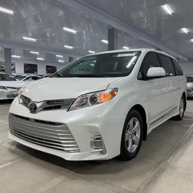 Toyota Sienna 2020