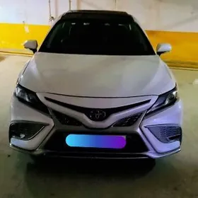 Toyota Camry 2022
