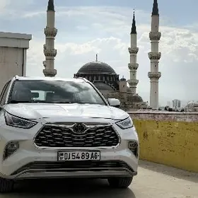 Toyota Highlander 2024