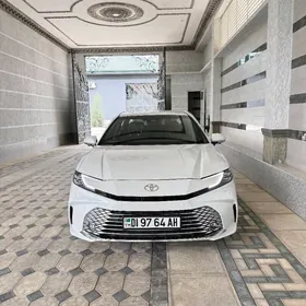 Toyota Camry 2025